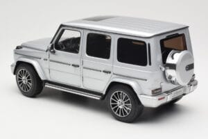 Mercedes G-Class G 500 W463A Iridium Silver Metallic Minichamps 1:18 113037112 Metal — zdjęcie 7 z 8