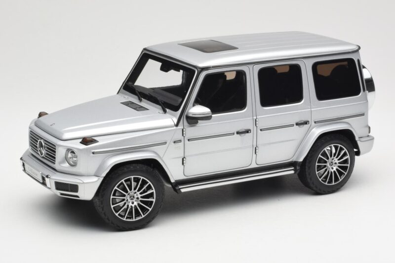 Mercedes G-Class G 500 W463A Iridium Silver Metallic Minichamps 1:18 113037112 Metal