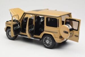 Mercedes G-Class G 500 W463A Solarbeam Yellow Metallic Minichamps 1:18 113037108 Metal — zdjęcie 5 z 8