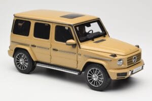 Mercedes G-Class G 500 W463A Solarbeam Yellow Metallic Minichamps 1:18 113037108 Metal — zdjęcie 6 z 8