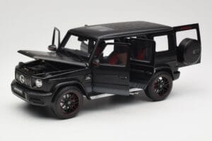 Mercedes G-Class G63 AMG W463A Matt Black Minichamps 1:18 110037064 Metal — zdjęcie 2 z 8