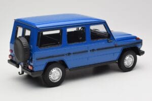 Mercedes G-Class W460 LWB Ciemnoniebieski Minichamps 1:18 155038100 Metal — zdjęcie 2 z 6