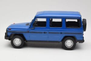 Mercedes G-Class W460 LWB Ciemnoniebieski Minichamps 1:18 155038100 Metal — zdjęcie 3 z 6