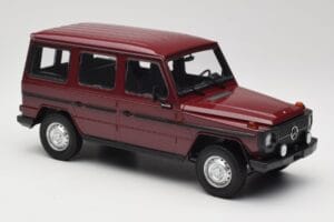 Mercedes G-Class W460 LWB Ciemnoczerwony Minichamps 1:18 155038102 Metal — zdjęcie 4 z 6