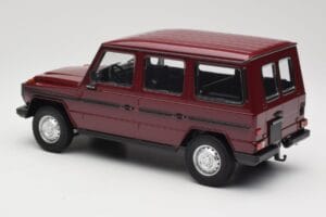 Mercedes G-Class W460 LWB Ciemnoczerwony Minichamps 1:18 155038102 Metal — zdjęcie 5 z 6