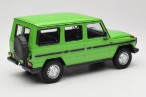 Mercedes G-Class W460 LWB Zielony Minichamps 1:18 155038101 Metal — zdjęcie 2 z 6