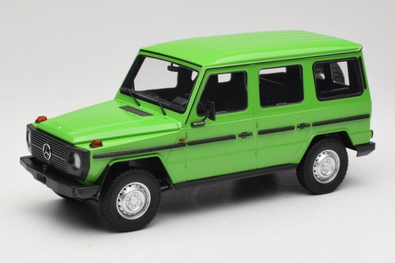 Mercedes G-Class W460 LWB Zielony Minichamps 1:18 155038101 Metal