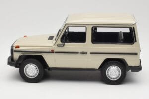 Mercedes G-Class W460 SWB Grey Metallic Minichamps 1:18 155038004 Metal — zdjęcie 3 z 6