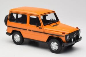 Mercedes G-Class W460 SWB Pomarańczowy Minichamps 1:18 155038000 Metal — zdjęcie 4 z 6