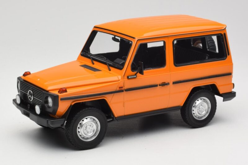 Mercedes G-Class W460 SWB Pomarańczowy Minichamps 1:18 155038000 Metal