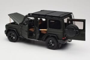 Mercedes G-Class W465 Oliwkowy Norev 1:18 B66960662 Metal — zdjęcie 5 z 8
