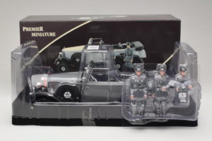 Mercedes G4 6-Wheels Czarny With Figures Signature Models 1:18 38202 Metal — zdjęcie 3 z 3