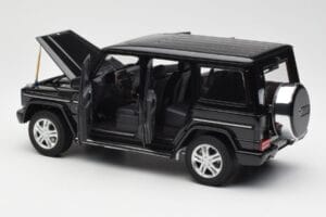 Mercedes G500 W463 Czarny AUTOart 1:18 76216 Metal — zdjęcie 5 z 8