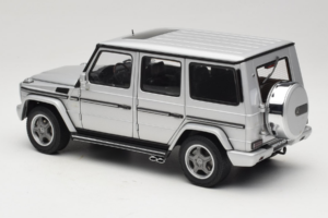 Mercedes G55 AMG W463 Srebrny AUTOart 1:18 76247 Metal — zdjęcie 7 z 8