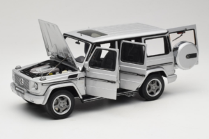Mercedes G55 AMG W463 Srebrny AUTOart 1:18 76247 Metal — zdjęcie 2 z 8