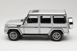 Mercedes G55 AMG W463 Srebrny AUTOart 1:18 76247 Metal — zdjęcie 4 z 8