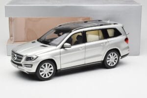 Mercedes GL-Class X166 Iridium Srebrny Metallic Norev 1:18 B66960097 Metal — zdjęcie 8 z 8