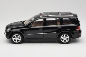 Mercedes GL X164 Obsidian Black Minichamps 1:18 B66962334 Metal — zdjęcie 4 z 8