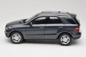 Mercedes M-Class W164 Grey Metallic Minichamps 1:18 100030100 Metal — zdjęcie 4 z 8