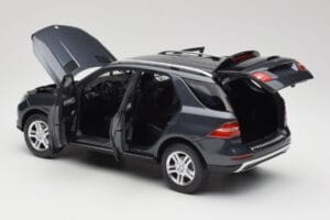 Mercedes M-Class W164 Grey Metallic Minichamps 1:18 100030100 Metal — zdjęcie 5 z 8
