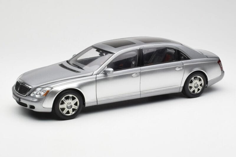Maybach 62 LWB Himalaya Srebrny Dealer Edition AUTOart 1:18 B66962178 Metal