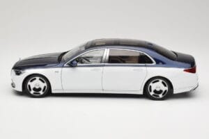 Mercedes Maybach S-Class Z223 Nautical Blue Diamond White Almost Real 1:18 820126 Metal — zdjęcie 4 z 8