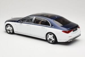 Mercedes Maybach S-Class Z223 Nautical Blue Diamond White Almost Real 1:18 820126 Metal — zdjęcie 7 z 8