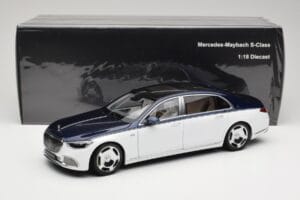 Mercedes Maybach S-Class Z223 Nautical Blue Diamond White Almost Real 1:18 820126 Metal — zdjęcie 8 z 8