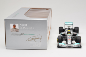 Mercedes MGP W02 #8 N. Rosberg Mercedes GP Showcar 2011 Minichamps 1:18 110110078 Metal — zdjęcie 6 z 7