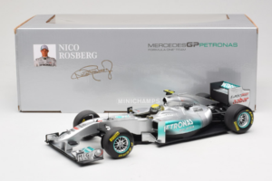 Mercedes MGP W02 #8 N. Rosberg Mercedes GP Showcar 2011 Minichamps 1:18 110110078 Metal — zdjęcie 7 z 7