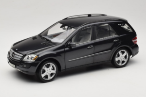 Mercedes ML W164 Obsidian Black Edycja Dealerska Minichamps 1:18 B66962321 Metal