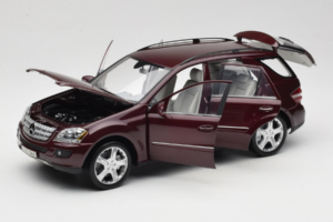 Mercedes ML W164 Red Metallic Minichamps 1:18 150034500 Metal — zdjęcie 2 z 8