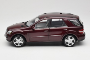 Mercedes ML W164 Red Metallic Minichamps 1:18 150034500 Metal — zdjęcie 4 z 8