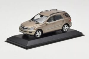 Mercedes ML W164 Miedziany Metalik Minichamps 1:43 ML002 Metal — zdjęcie 2 z 4
