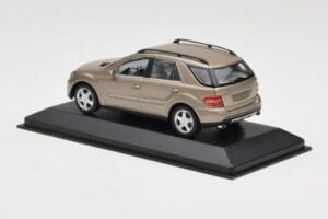 Mercedes ML W164 Miedziany Metalik Minichamps 1:43 ML002 Metal — zdjęcie 3 z 4