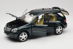Mercedes ML W164 Green Metallic Minichamps 1:18 150034502 Metal — zdjęcie 2 z 8