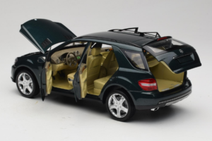 Mercedes ML W164 Green Metallic Minichamps 1:18 150034502 Metal — zdjęcie 5 z 8