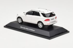 Mercedes ML W166 Calcit White Minichamps 1:43 B66960062 Metal — zdjęcie 3 z 4