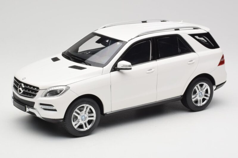 Mercedes ML W166 Biały Minichamps 1:18 100030101 Metal