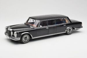 Mercedes 600 Pullman W100 Czarny AUTOart 1:18 76197 Metal