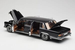 Mercedes 600 Pullman W100 Czarny AUTOart 1:18 76197 Metal — zdjęcie 5 z 8