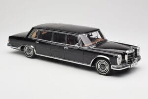 Mercedes 600 Pullman W100 Czarny AUTOart 1:18 76197 Metal — zdjęcie 6 z 8