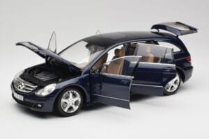 Mercedes R-Class W251 Tanzanit Niebieski Minichamps 1:18 150034600 Metal — zdjęcie 2 z 8
