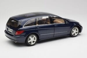 Mercedes R-Class W251 Tanzanit Niebieski Minichamps 1:18 150034600 Metal — zdjęcie 3 z 8