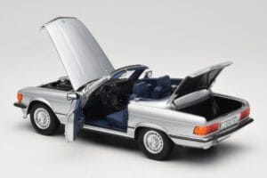 Mercedes R107 380 SL Srebrny Norev 1:18 183725 Metal — zdjęcie 5 z 8