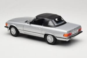 Mercedes R107 380 SL Srebrny Norev 1:18 183725 Metal — zdjęcie 7 z 8