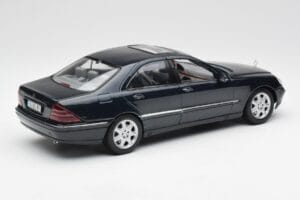 Mercedes S-Class W220 Niebieski Maisto 1:18 56051 Metal — zdjęcie 3 z 8