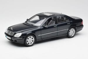 Mercedes S-Class W220 Niebieski Maisto 1:18 56051 Metal