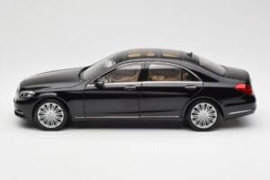 Mercedes S-Class W222 Czarny Metallic Norev 1:18 183480 Metal — zdjęcie 4 z 8