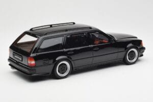 Mercedes 300 TE AMG S124 Czarny Otto 1:18 OT147 Żywica — zdjęcie 2 z 6